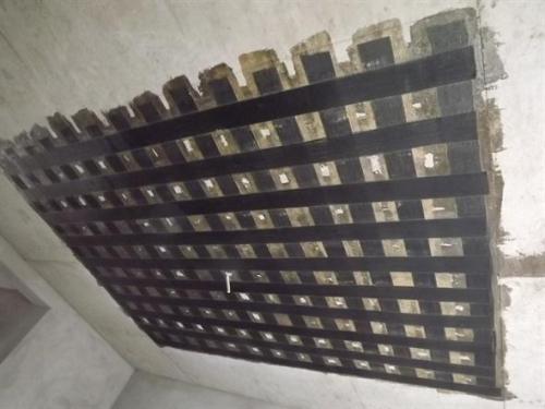 新巴尔虎左楼板加固